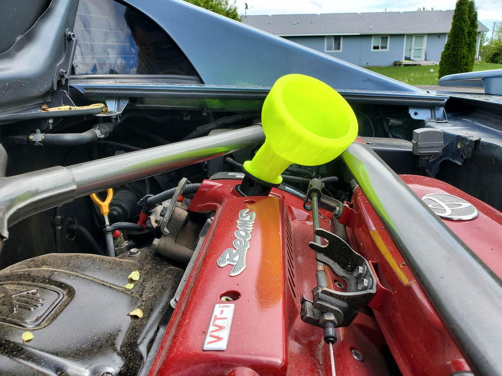 Fancy Speed Pour Oil Funnel (Toyota / Lexus)
